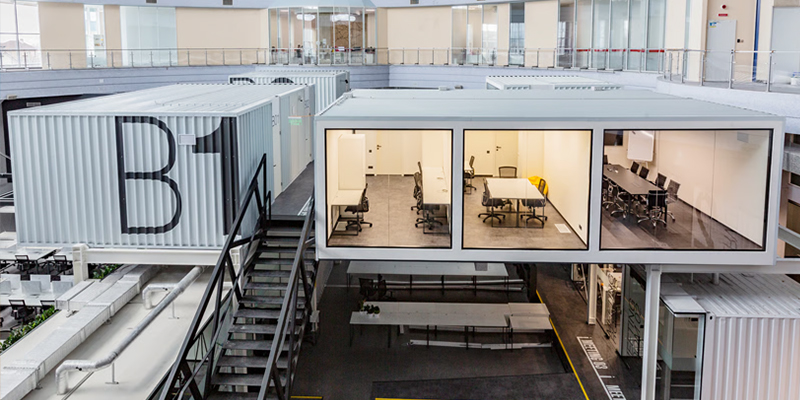 المساحات التجارية: المكاتب والمقاهي والحانات وقاعات العرض